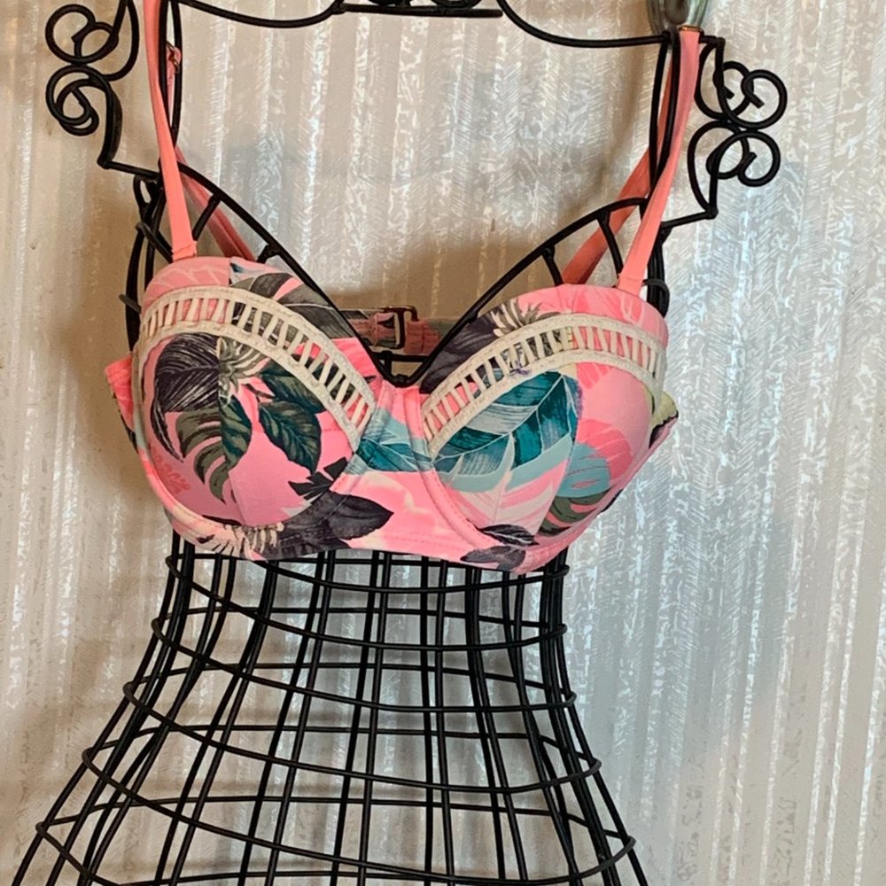 WOMENS - sz small O'rageous Bikini top, peach orange, floral tropical, pushup